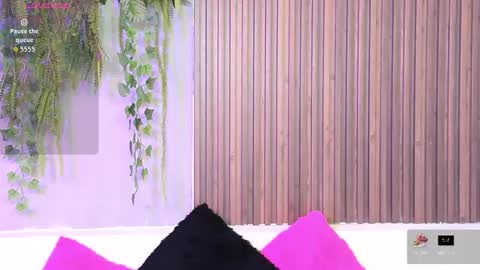 My name is AMY... Nice to meet you  thumb up me please its important online show from October 6, 4:45 pm