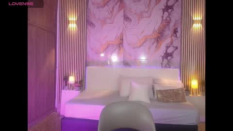 amyjohnsonn online show from April 28, 8:07 am