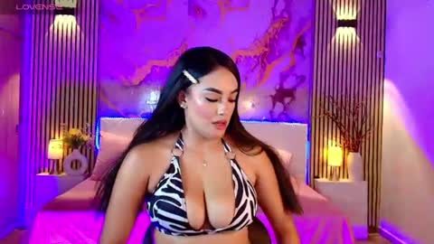 amyjohnsonn online show from June 22, 5:26 am