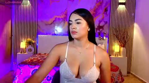 amyjohnsonn online show from July 7, 6:47 am