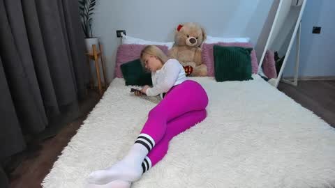 Snapshot of amymilson chatting on February 2, 4:00 pm amymilson online show from February 2, 4:00 pm