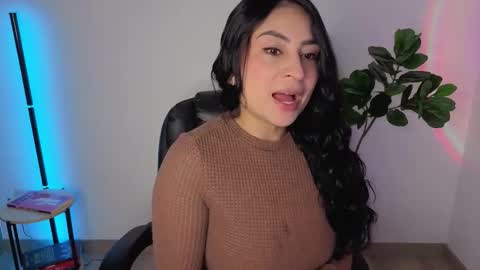 Snapshot of amyross1 chatting on October 18, 6:16 am Aleja online show from October 18, 6:16 am