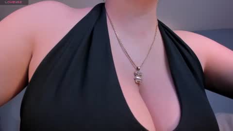 AMY R  online show from July 30, 5:41 am