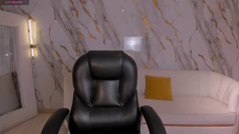 AMY R  online show from June 30, 4:34 am