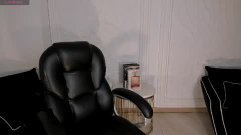AMY R  online show from July 3, 2:50 am