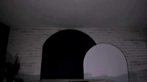 AMY R  online show from June 9, 4:23 am