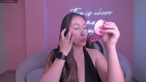 AMY R  online show from July 28, 5:38 am