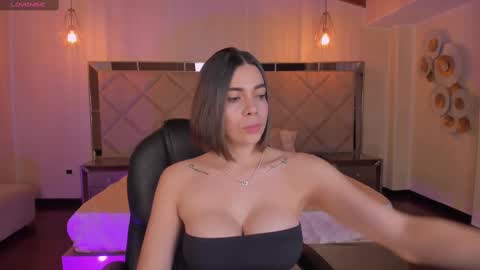 Snapshot of amywalker_ chatting on February 16, 10:32 am AMY WALKER online show from February 16, 10:32 am