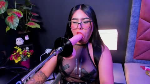 amywhitte_ online show from May 2, 4:05 am