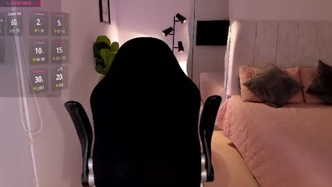    online show from June 21, 9:46 am