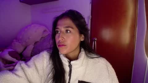 Snapshot of ana_m_ chatting on February 4, 4:37 am Ana online show from February 4, 4:37 am