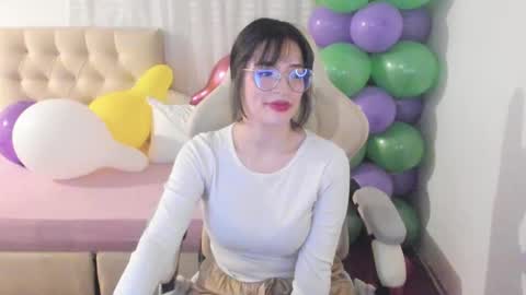 Snapshot of ana_ruuh chatting on October 21, 10:25 pm Im anna but you can call me as you want online show from October 21, 10:25 pm