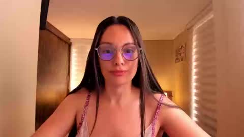 Snapshot of anabel_25 chatting on February 23, 5:23 pm Anabel online show from February 23, 5:23 pm