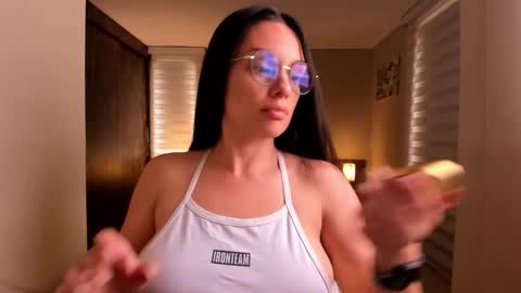Snapshot of anabel_25 chatting on March 4, 7:01 pm Anabel online show from March 4, 7:01 pm