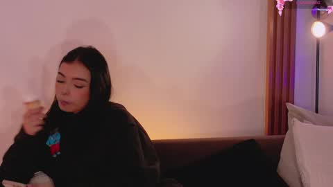 ANABEL WOLF  online show from April 29, 6:02 pm