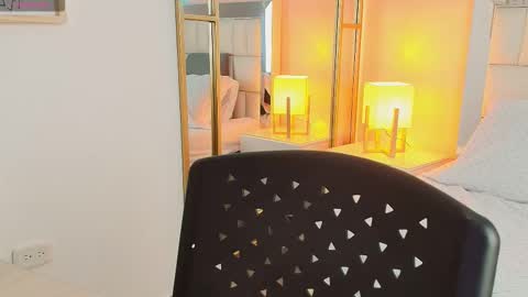 Anahi  online show from January 11, 8:03 pm