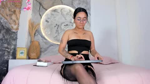 Im Sara  online show from March 18, 12:43 pm