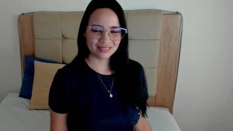 ANAIS EVANZ  online show from January 20, 7:04 pm