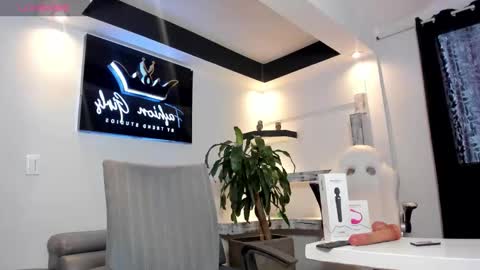 Snapshot of anaruiz1_ chatting on September 18, 8:18 pm ana online show from September 18, 8:18 pm