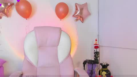 Anastacia online show from May 2, 4:05 am