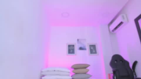 Snapshot of anastasia_lauren chatting on October 17, 7:39 pm Ana online show from October 17, 7:39 pm