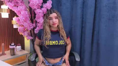 Mia online show from July 28, 12:48 pm