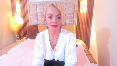 Snapshot of anastasiataylor_ chatting on December 13, 3:05 am Ana 3 online show from December 13, 3:05 am