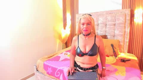 Snapshot of anastasiataylor_ chatting on March 8, 4:09 am Ana 3 online show from March 8, 4:09 am