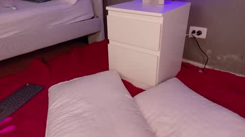 Kendra  online show from December 4, 11:45 am