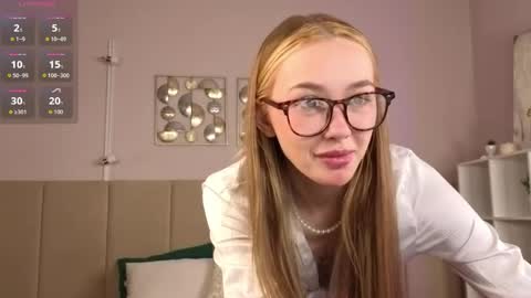 im Andarna dont forget give me thumbs up online show from May 1, 10:07 am