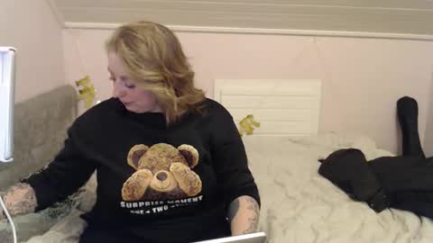 Snapshot of andorphina chatting on January 9, 9:05 pm Andorphin online show from January 9, 9:05 pm