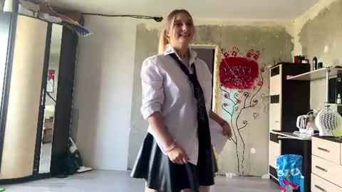 Emily online show from July 29, 11:10 am