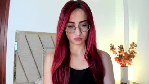 Snapshot of andracyruss chatting on December 22, 2:16 pm Andra Cyrus online show from December 22, 2:16 pm