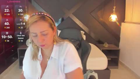 A N D R E online show from February 15, 1:52 am