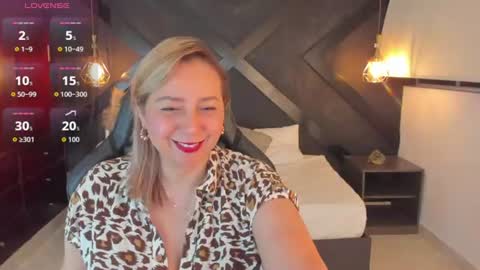 A N D R E online show from August 2, 4:04 am