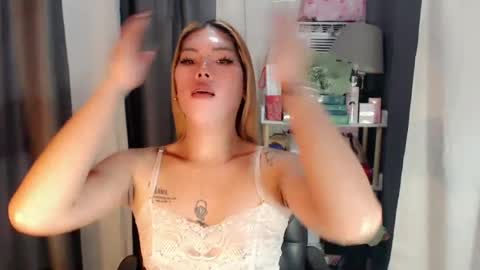 andrea06121998 online show from July 27, 7:27 am