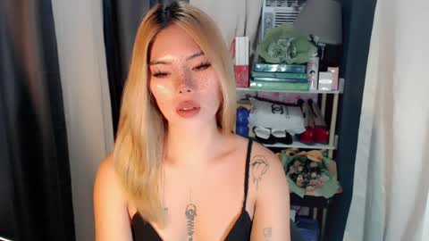 andrea06121998 online show from July 28, 3:21 pm