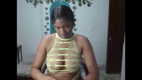 andrea1_ebony online show from December 15, 12:43 pm