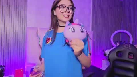 andrea_tay1 online show from July 3, 7:20 pm