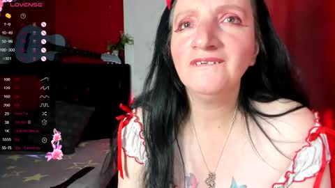 Snapshot of andrefoxx_ chatting on September 29, 5:23 am andre online show from September 29, 5:23 am