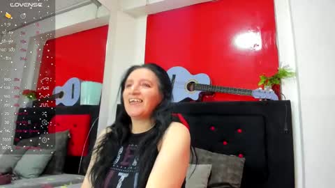 Snapshot of andrefoxx_ chatting on October 21, 3:21 am andre online show from October 21, 3:21 am