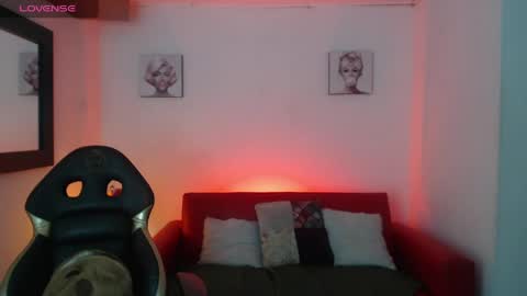 andy_eagleton_20 online show from June 7, 3:13 am