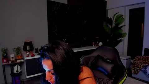 Anne online show from February 21, 7:14 pm