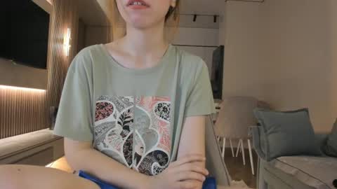 Luluu Chu  online show from July 4, 3:41 pm
