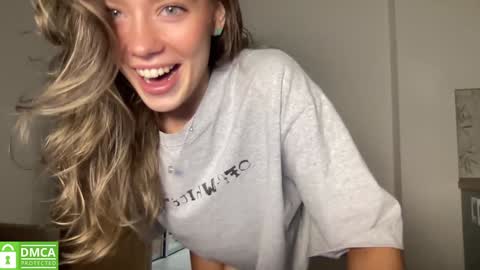 Snapshot of angel_from_sky chatting on September 25, 11:53 am Greetings  Jess online show from September 25, 11:53 am
