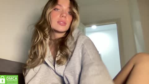 Snapshot of angel_from_sky chatting on February 1, 1:09 pm Greetings  Jess online show from February 1, 1:09 pm