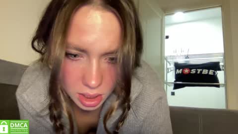 Snapshot of angel_from_sky chatting on December 7, 11:40 am Greetings  Jess online show from December 7, 11:40 am