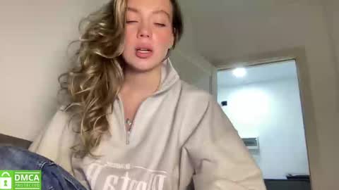 Snapshot of angel_from_sky chatting on February 12, 10:56 am Greetings  Jess online show from February 12, 10:56 am