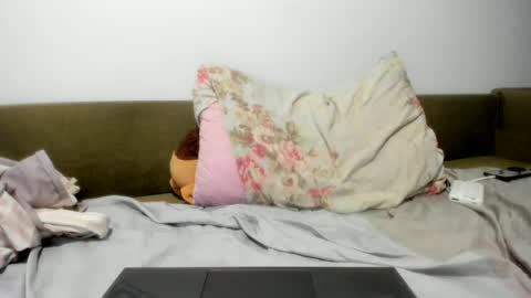 angel_lee__ online show from July 14, 10:21 am