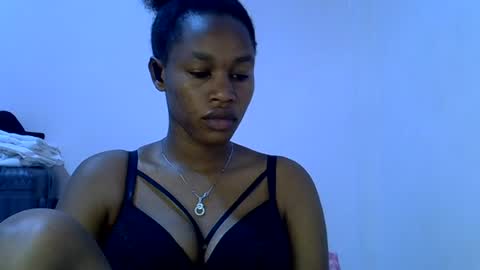 angel_mia5 online show from July 17, 1:43 am